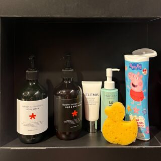 Christmas came early this year for someone 😊. 
Thanks for the lovely picture!
Please say also hello to Peppa Pig family @officialpeppa 

We wish you all a FATastic holiday season and merry christmas!

#peppapig #duck #christmas #bodywash #bathroom
